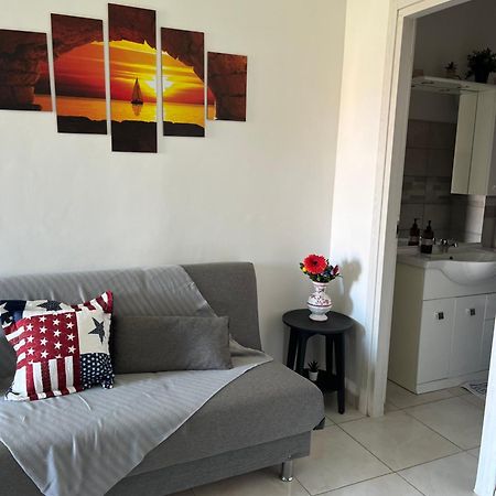 Monolocale Rosy Apartment Fiumicino Exterior photo